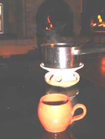 En &ouml;ppen brasa och lite varm gl&ouml;gg v&auml;rmde gott!