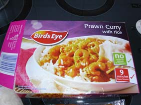Till lunch blev det helfabrikat, r�kcurry med ris