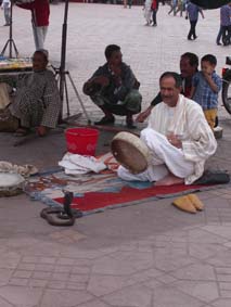 Ormtjusare p� Jemaa el-Fna