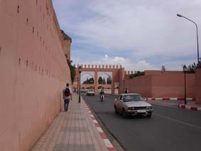 Utanf�r medinans stadsmurar